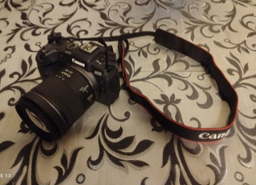 Canon RP fotoaparati satılır ancaq ad günlərində istifadə