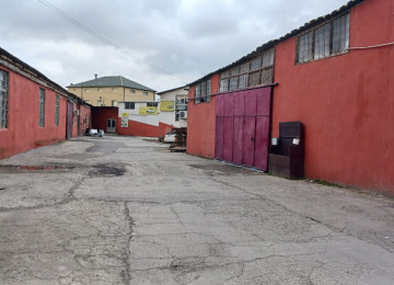 Babək pr.də Az-qaz Azpetrolla üzbəüz anbarlar icarəyə