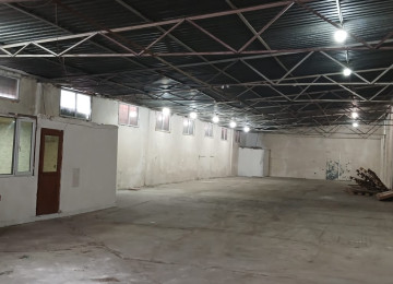 Babək pr.də Az-qaz Azpetrolla üzbəüz anbarlar icarəyə