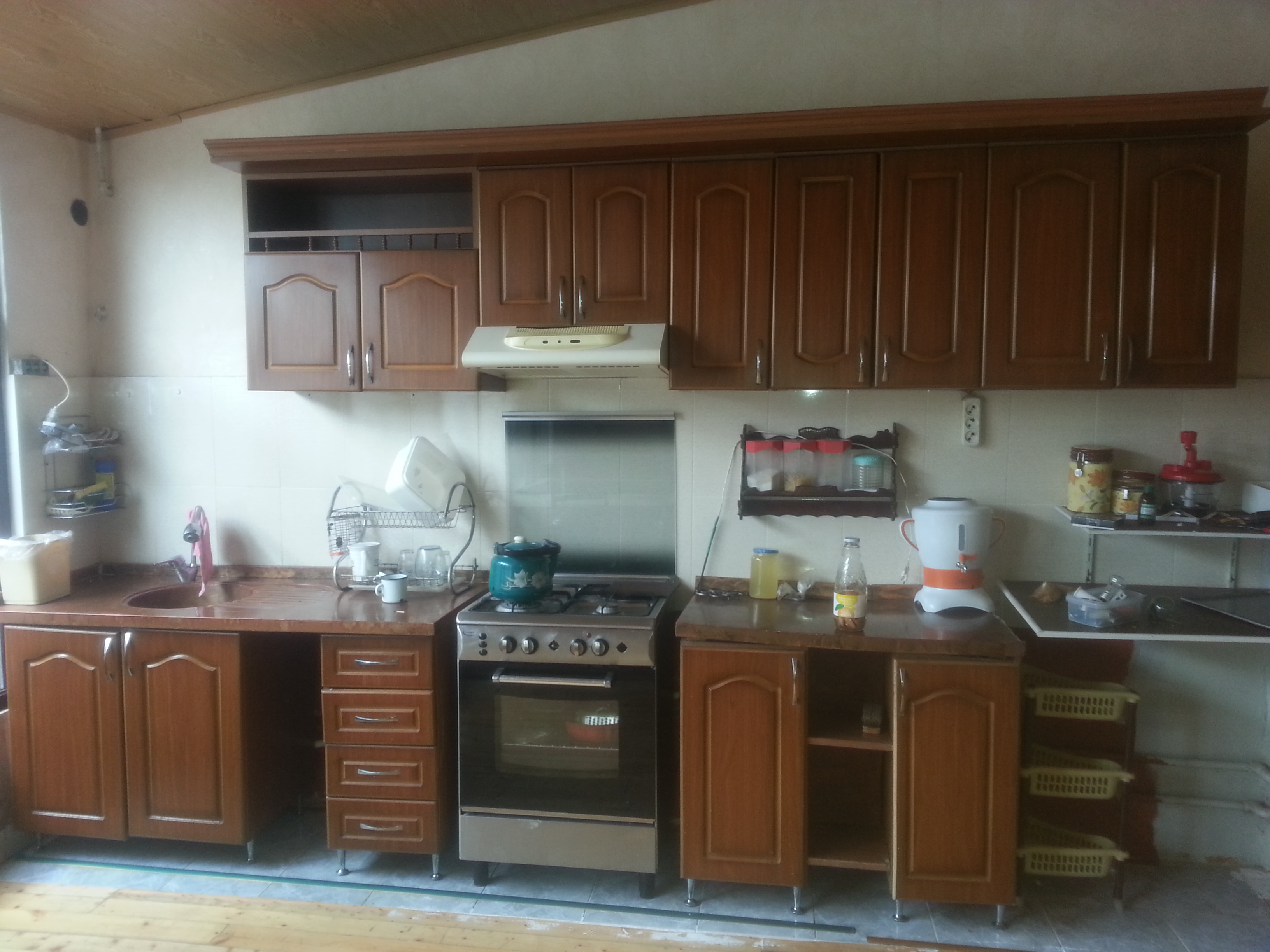 Yasamal rayonunda İnşaatçılar metrosundan piyada 7, 8