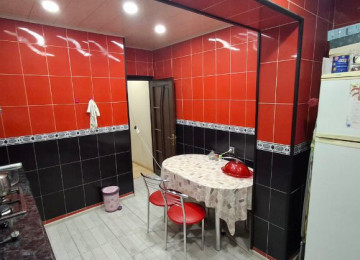 Xətai rayonu Neapol dairəsi Əhmədli metrosu yaxınlığında 9