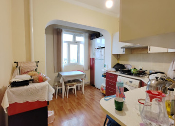 Əhmədli metrosuna 7-8 dəqiqəlik məsafədə, Məzahir Rüstəmov