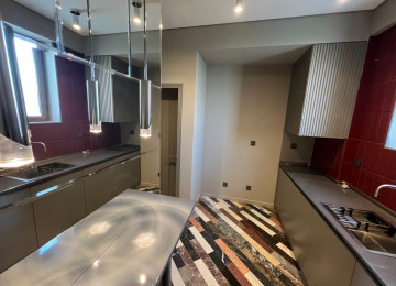 Təbriz küçəsi, Bakı Kongres Mərkəzin yanında. Diqqətinizə