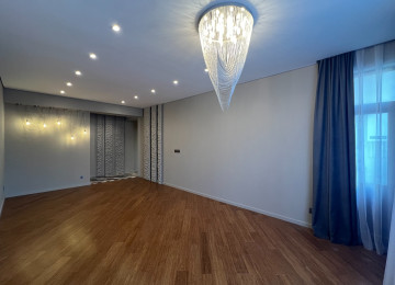 Təbriz küçəsi, Bakı Kongres Mərkəzin yanında. Diqqətinizə