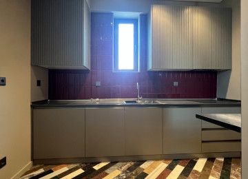 Təbriz küçəsi, Bakı Kongres Mərkəzin yanında. Diqqətinizə