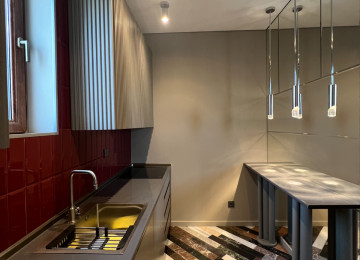 Təbriz küçəsi, Bakı Kongres Mərkəzin yanında. Diqqətinizə