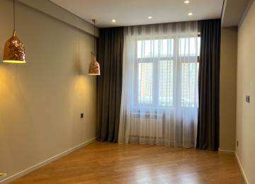 Təbriz küçəsi, Bakı Kongres Mərkəzin yanında. Diqqətinizə