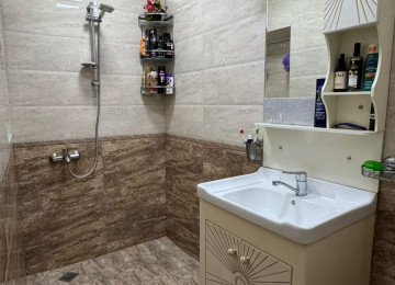 Nizami rayonu Qara Qarayev metrosuna 10 dəqiqəlik məsafədə