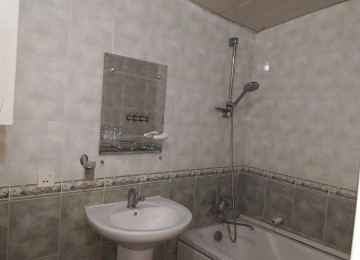 Nizami rayonu Neftcilər metrosunun çıxışı, Qara Qarayev