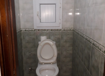 Nizami rayonu Neftcilər metrosunun çıxışı, Qara Qarayev