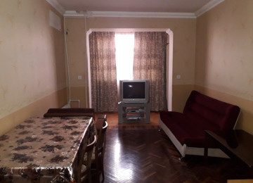 Nizami rayonu Neftcilər metrosunun çıxışı, Qara Qarayev