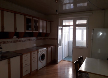 Nizami rayonu Neftcilər metrosunun çıxışı, Qara Qarayev