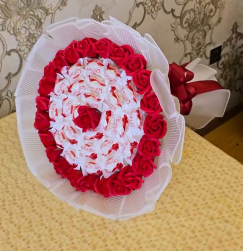 Ad gunleri ucun sokolad buketleri sifarisle