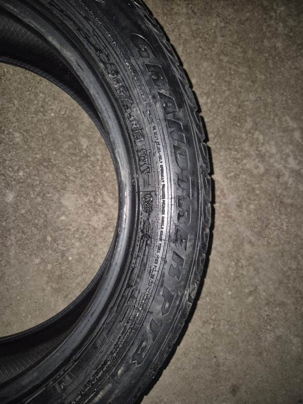 Dunlop 4 ədəd təkər satılır. Yapon istehsalı