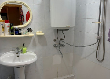 Bakıxanov qəs. ASAN xidmətin yani 271 nli məktəbin yanında