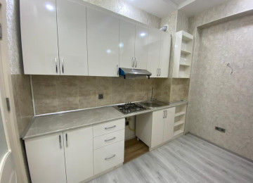 145.000 Azn....Nizami rayonu Qara Qarayev metrosuna 7-8