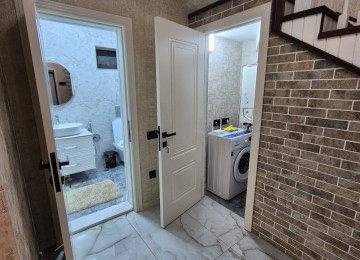 Qusarda Şahdağa gedən yolun &uuml;st&uuml;ndə villa