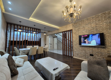 Qusarda Şahdağa gedən yolun &uuml;st&uuml;ndə villa