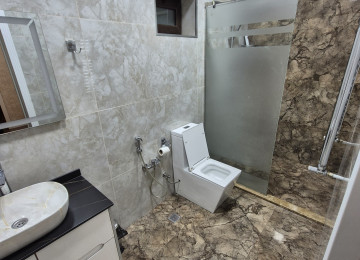 Qusarda Şahdağa gedən yolun &uuml;st&uuml;ndə villa