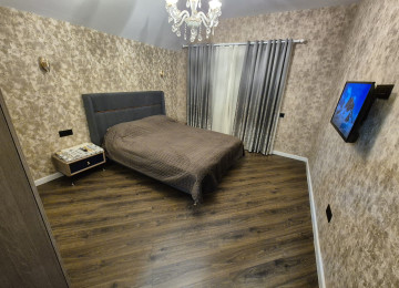 Qusarda Şahdağa gedən yolun &uuml;st&uuml;ndə villa