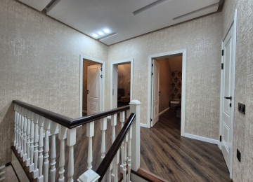 Qusarda Şahdağa gedən yolun &uuml;st&uuml;ndə villa