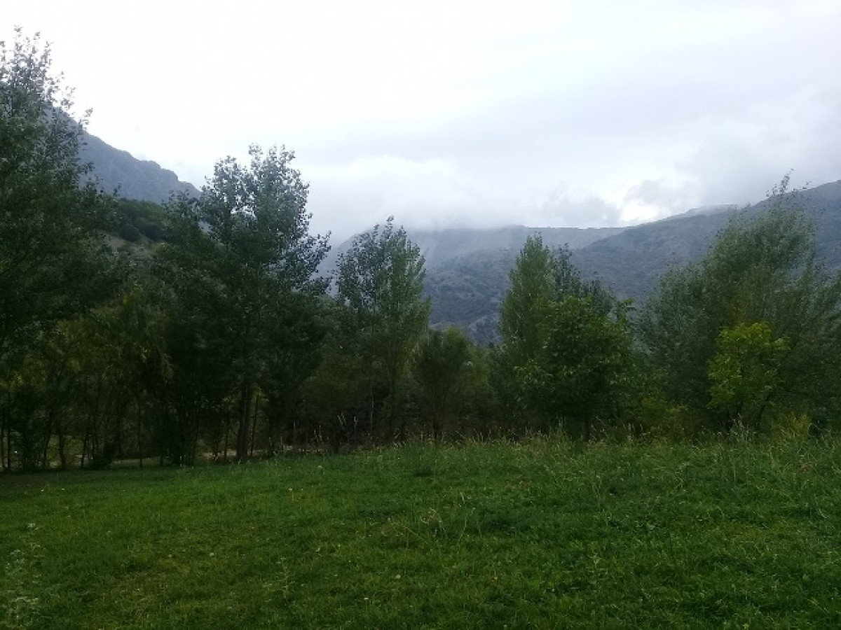 Lahıcda (İsmayıllı r-nu)çox gözəl mənzərəli və ekoloji