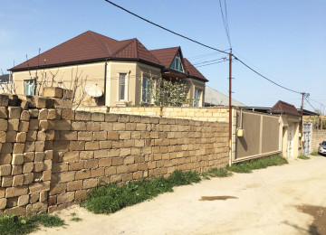 Mehdiabad qəsəbəsində, Pirşağı yolunun yaxınlığında