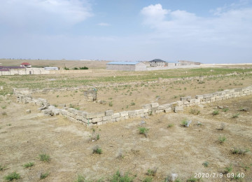 Təklifi Masazır və Saray qəsəbələrinin arasında, "Duz gölü"