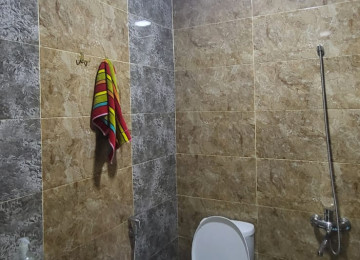Xırdalanda Mirzə Ibrahimov küçəsində Həyət Evi Satılır.