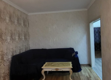 Xırdalanda Mirzə Ibrahimov küçəsində Həyət Evi Satılır.
