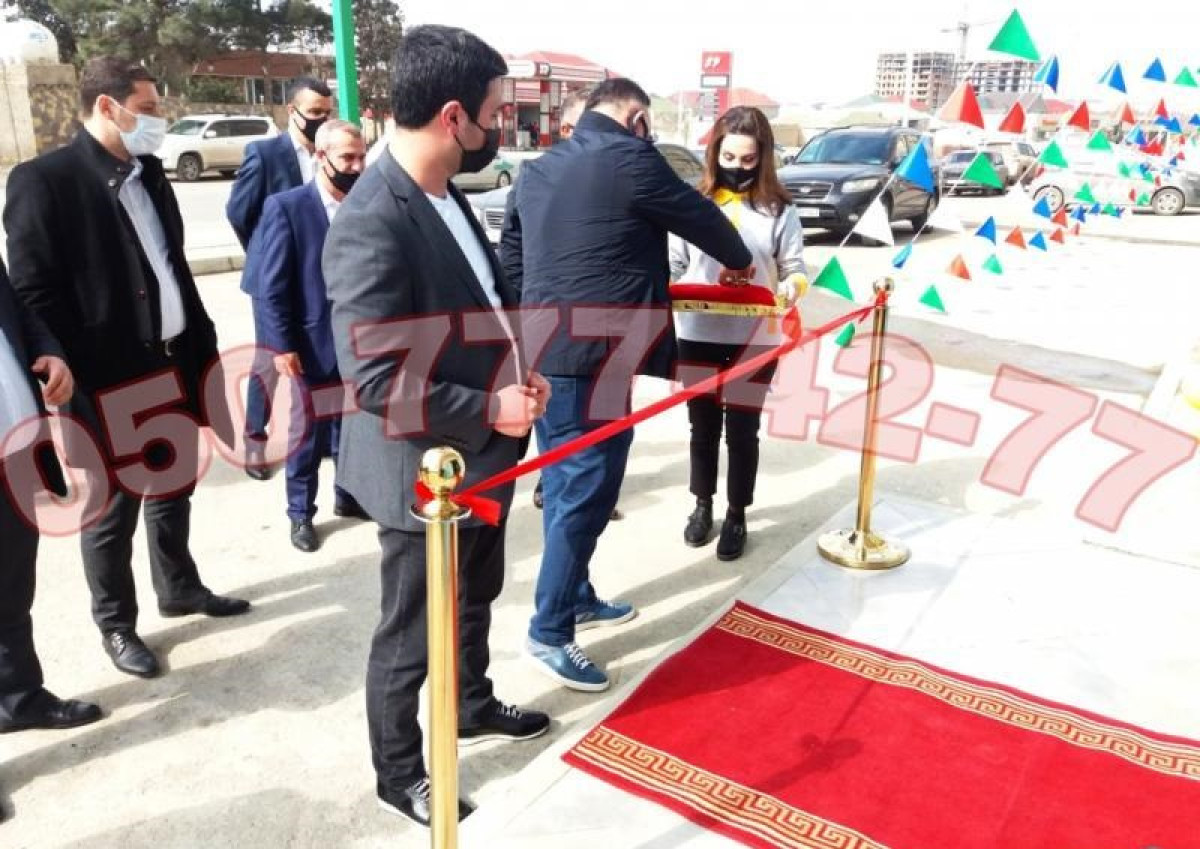 Açılış dəsti. Acilis lent kesilme. Acilis lent kesilmesi.