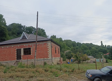 Quba rayonu Qorxmazoba kəndində ümumi sahəsi 0.42 ha (42
